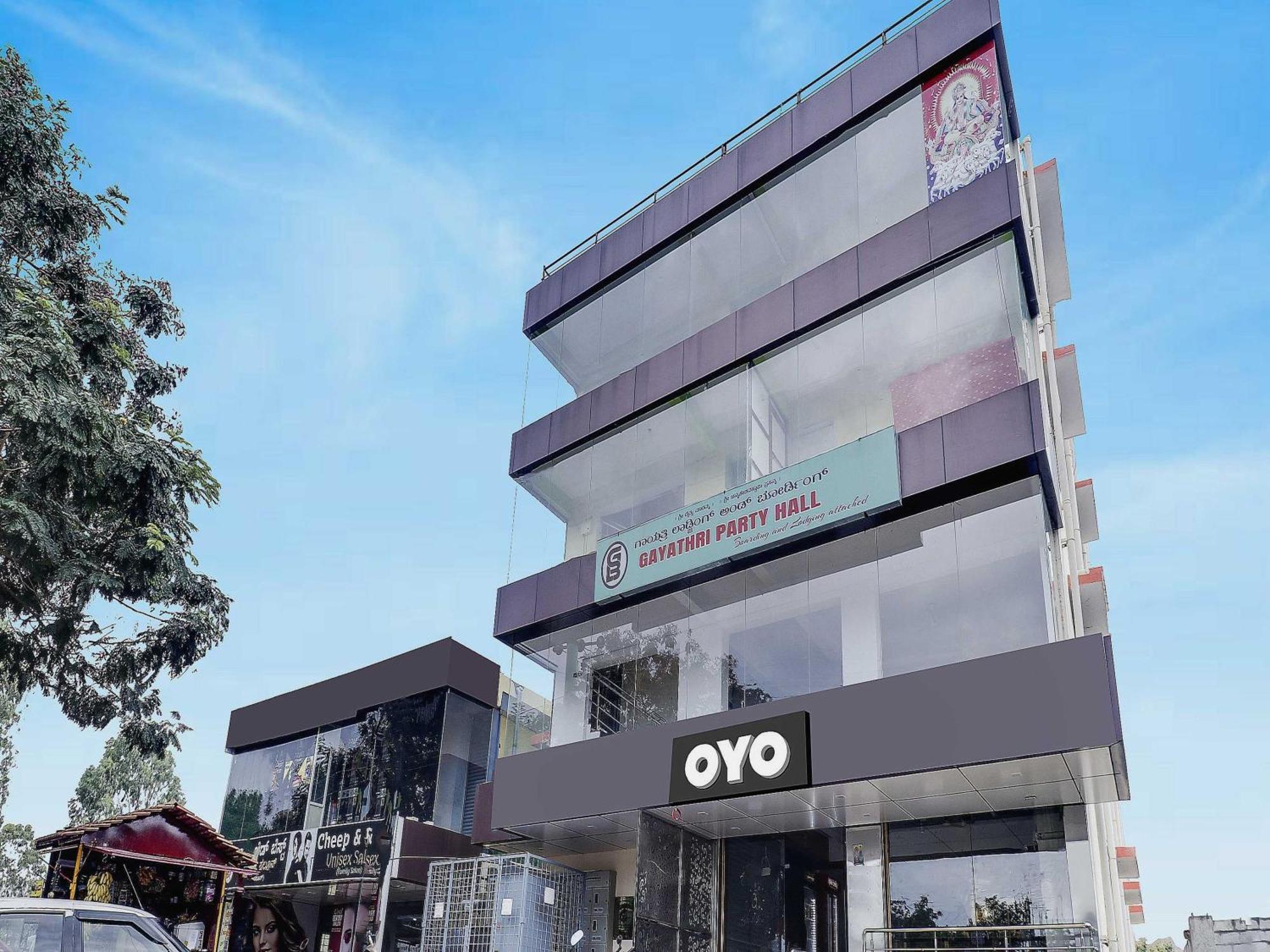 מלון העיר בנגלור Oyo Flagship Gayathri Lodging & Boarding מראה חיצוני תמונה