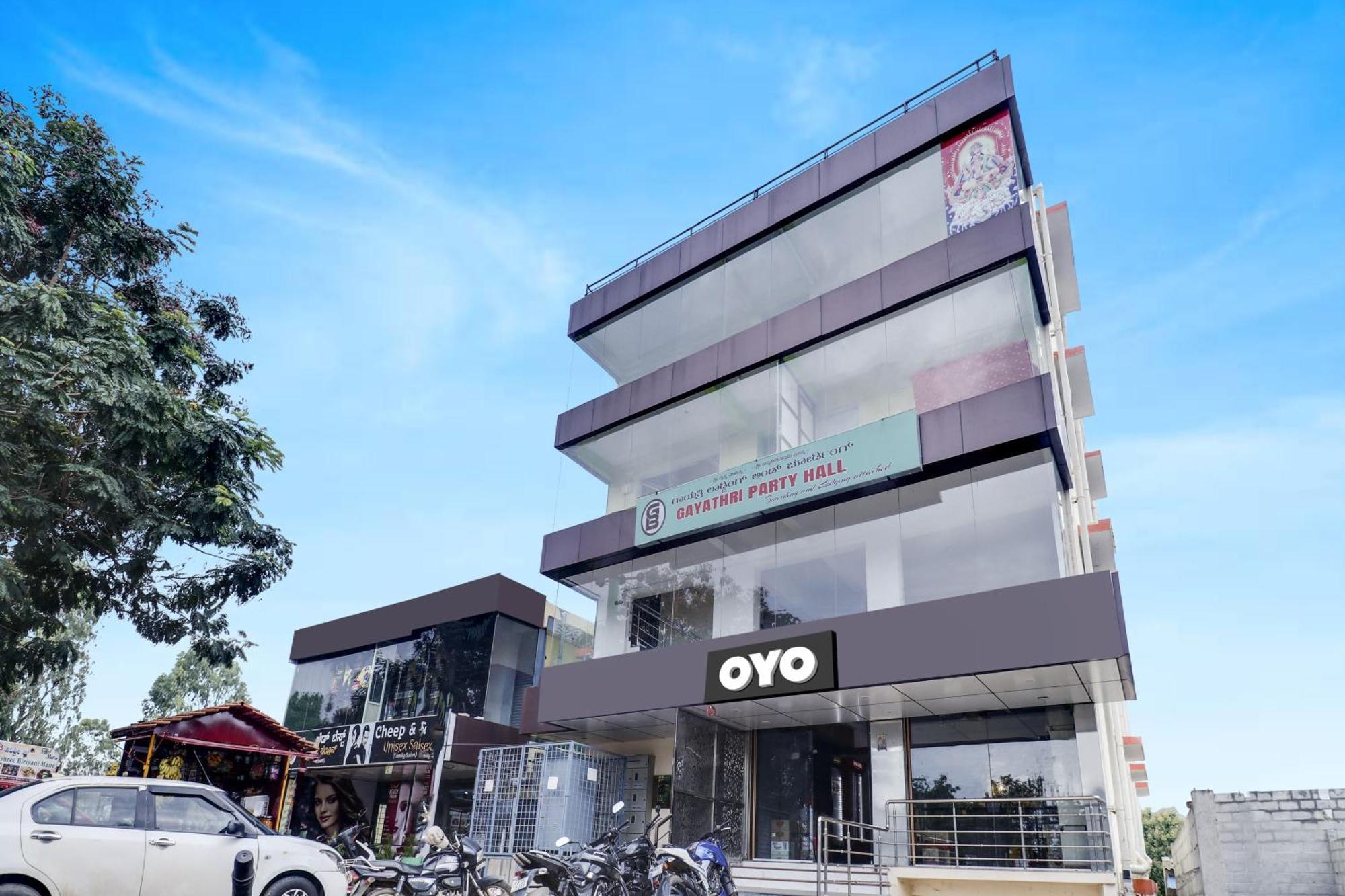 מלון העיר בנגלור Oyo Flagship Gayathri Lodging & Boarding מראה חיצוני תמונה